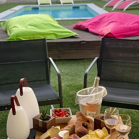 Calme Avec Piscine Privee ヴィラ